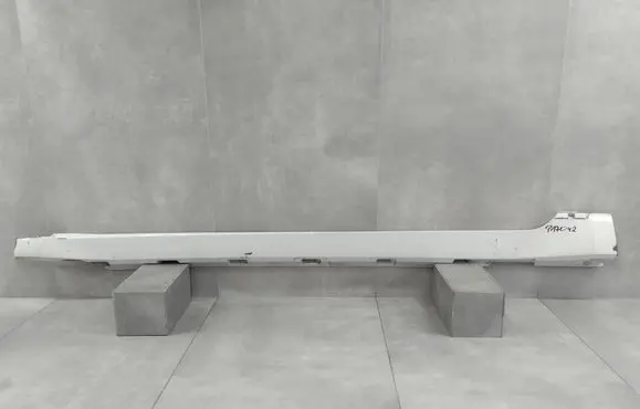 Sill/side skirt trim