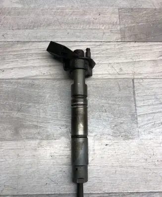Mercedes-Benz E W212 Fuel injector A642070 0445116 090624