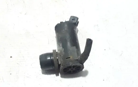 Volvo S40, V40 Windscreen/windshield washer pump