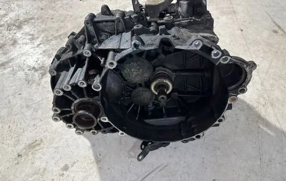 Volvo XC90 Manual 6 speed gearbox 30751041
