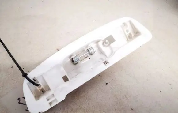 Jeep Grand Cherokee (WJ) Rear seat light
