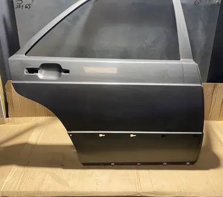 Mercedes-Benz 190 W201 Rear door 