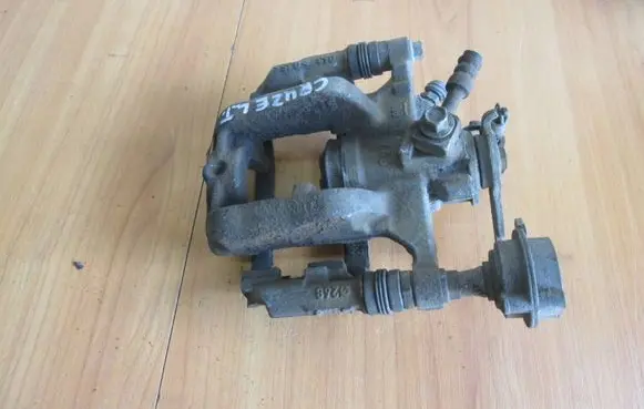 Chevrolet Cruze Rear brake caliper