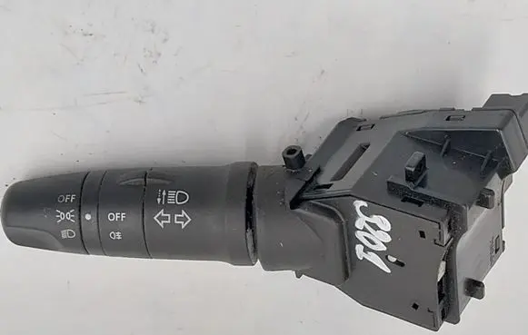 Nissan Primera Indicator stalk 25540AV620