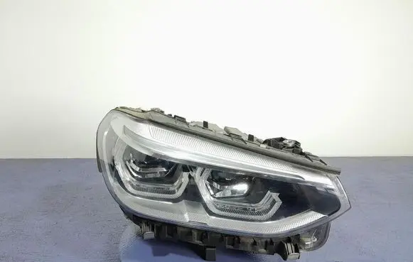 BMW X3 E83 Headlight/headlamp 8739654