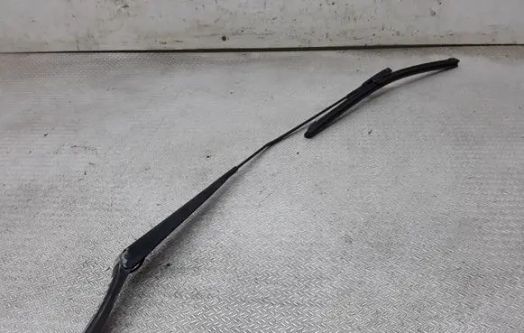 Volkswagen Touran I Windshield/front glass wiper blade 2K1955410A