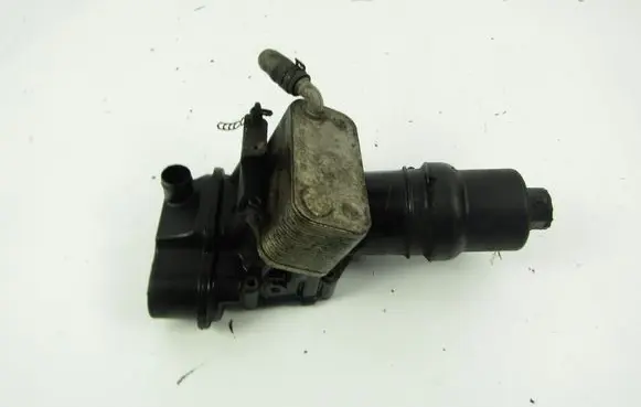 Audi A4 S4 B7 8E 8H Oil filter mounting bracket 
