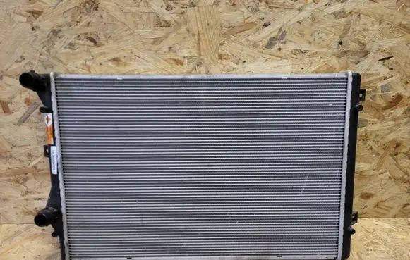 Volkswagen PASSAT B7 Intercooler radiator