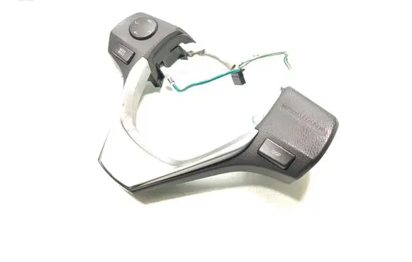 Steering wheel buttons/switches