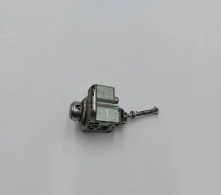 Mini Cooper Countryman R60 Front door lock (next to the handle) 