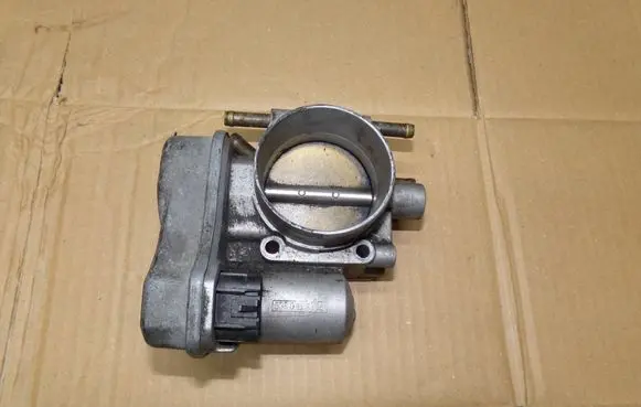 Opel Omega B2 Throttle body valve 
