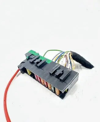 Peugeot 5008 Fuse module 9627791880