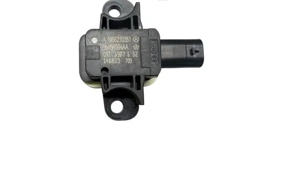 Mercedes-Benz GLE (W166 - C292) Airbag deployment crash/impact sensor A1668210351 1668210351