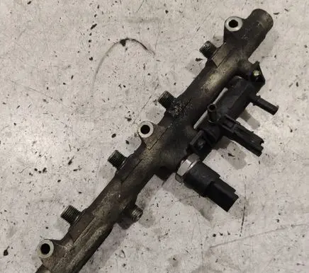 Peugeot 607 Fuel main line pipe 0445214017 0281002283