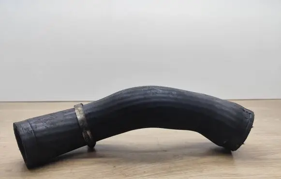 Volvo XC90 Intercooler hose/pipe 30680217