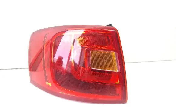 Volkswagen Jetta VI Rear/tail lights 5C6945257