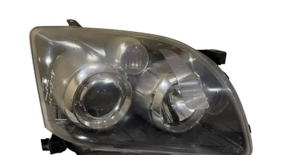 Toyota Avensis T250 Headlight/headlamp