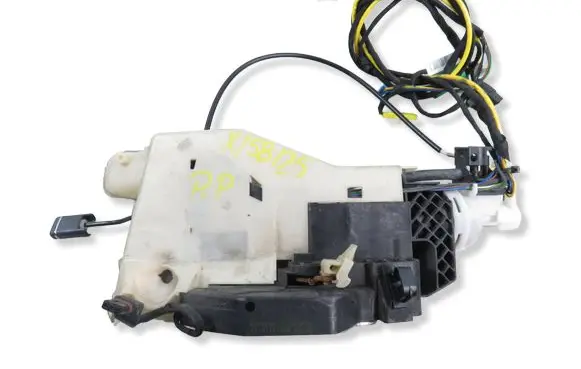 Mercedes-Benz S W220 Front door lock 2207207235