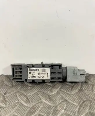 Jeep Grand Cherokee (WK) Airbag deployment crash/impact sensor 04896173AA 160207 1586303618
