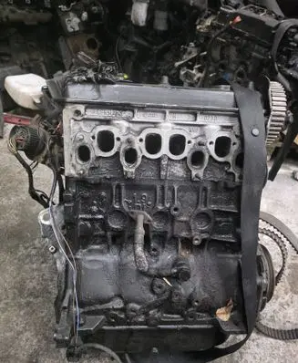 Volkswagen PASSAT B4 Engine 028103021AM