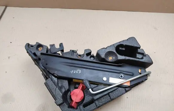 Porsche Cayenne (9PA) Tool box 7L0012112 7L0011031B