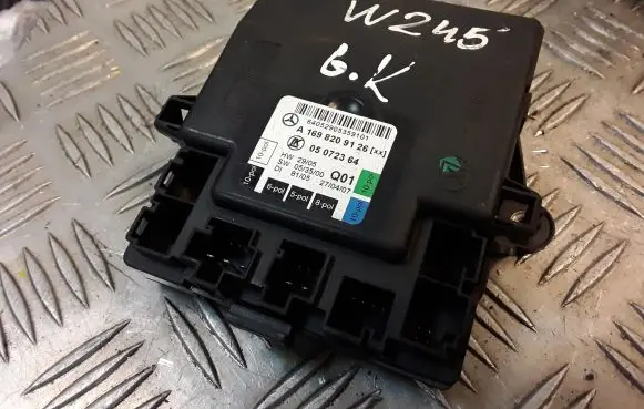 Mercedes-Benz B W245 Door control unit/module 1698209126 A1698209126