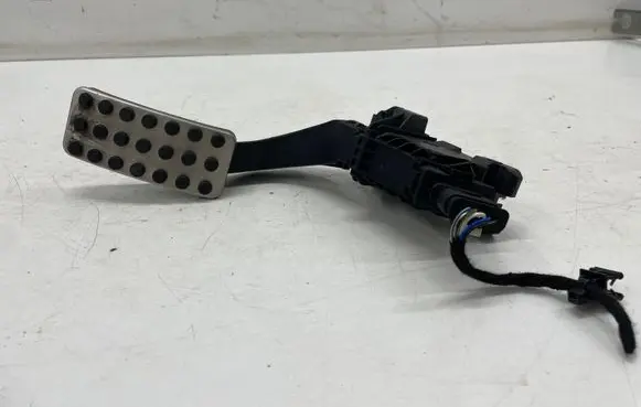 Mercedes-Benz CLA C118 X118 Accelerator throttle pedal A1773002100