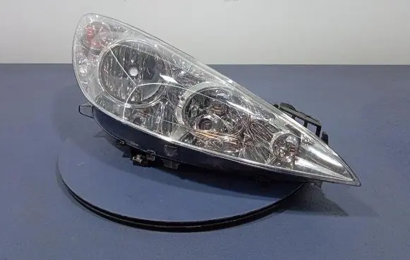 Peugeot 308 Headlight/headlamp 20B497