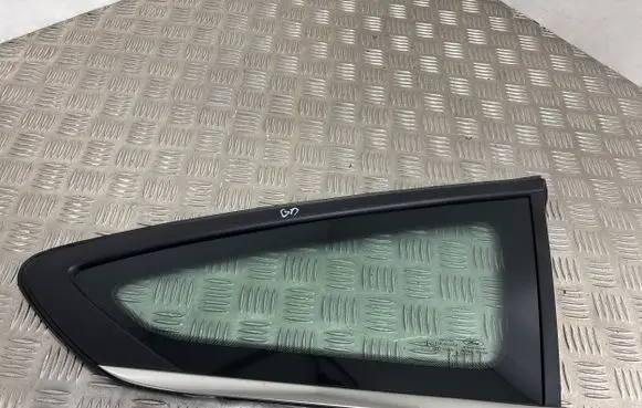 Ford Focus Rear side window 43R000054 E000090