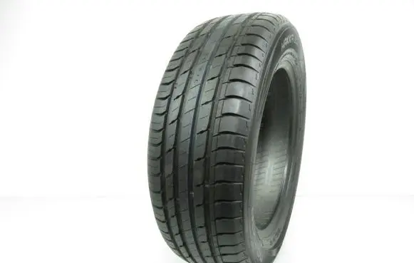 Volkswagen Golf V R16 summer tire 