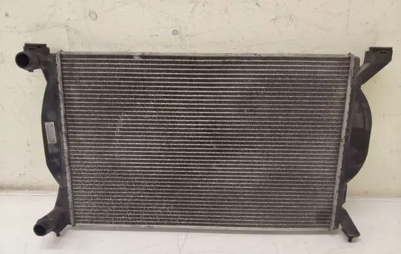 Audi A4 S4 B7 8E 8H Coolant radiator 8E0121251
