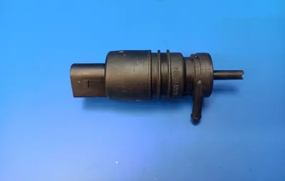 Mercedes-Benz E W210 Windscreen/windshield washer pump