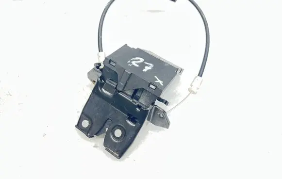 Mercedes-Benz E W211 Loading door lock A1717500085