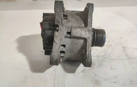 Renault Clio IV Generator/alternator TG11C041 8200410681
