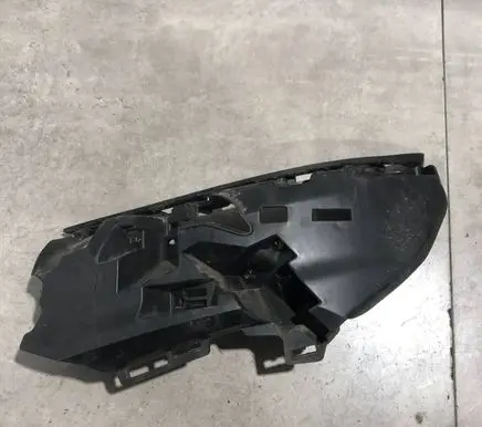 Front bumper mounting bracket
