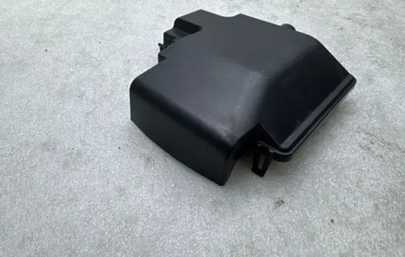Tesla Model S Fuse box cover 101327400C TT14C50045247