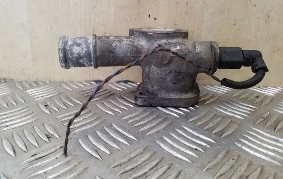 Ford Galaxy Engine coolant pipe/hose 038121133J