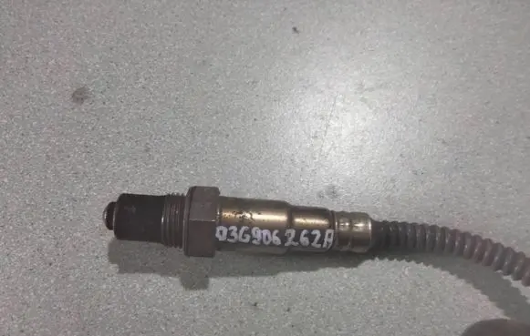 Volkswagen Touran I Lambda probe sensor 03G906262A