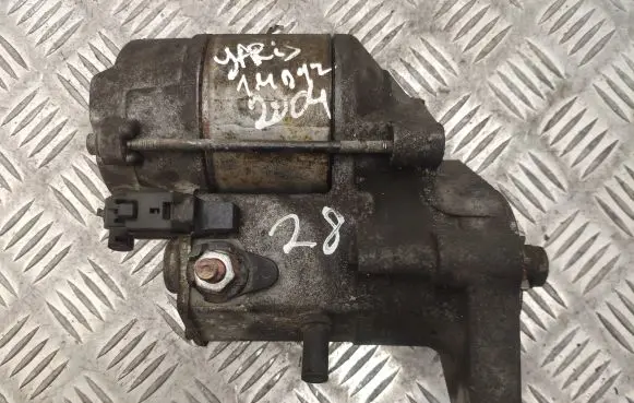 Toyota Yaris Starter motor 2810033050