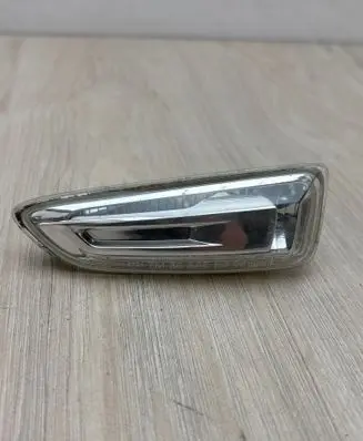 Opel Insignia B Front fender indicator light 13491088