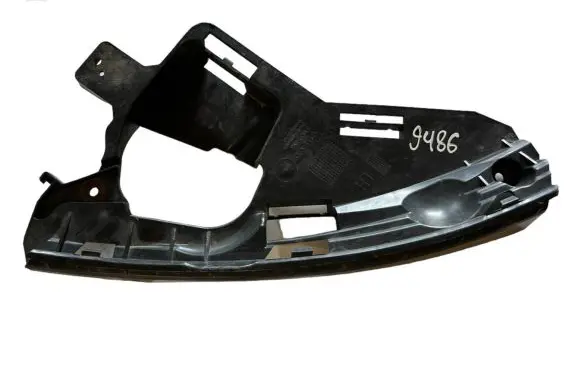 Volvo XC60 Headlight/headlamp mounting bracket 31323756