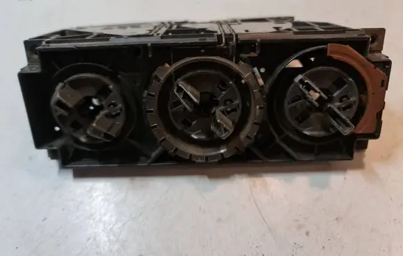 Volkswagen PASSAT B4 Climate control unit 357819045A 357820045