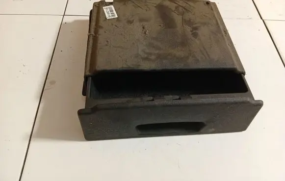 Glove box