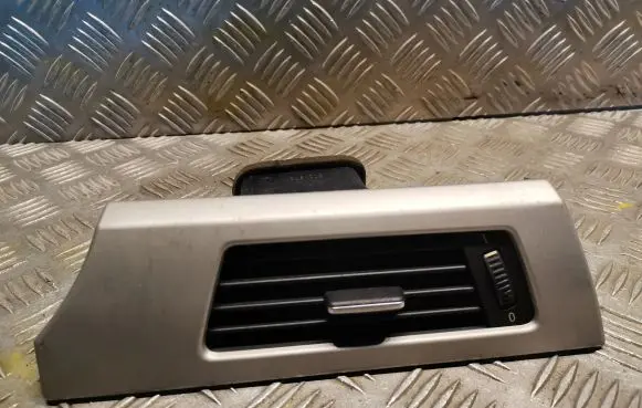 BMW 3 E90 E91 Dashboard air vent grill cover trim 9130466