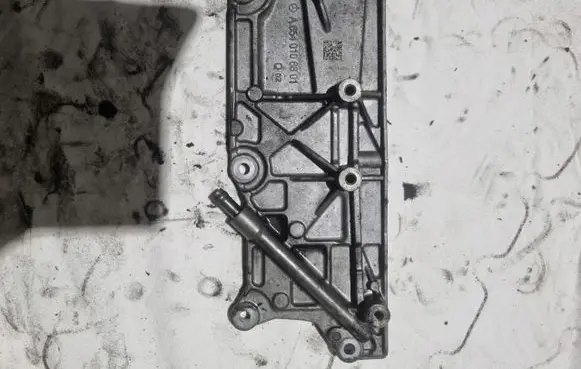 Mercedes-Benz E W213 Other cylinder head part A6540106801