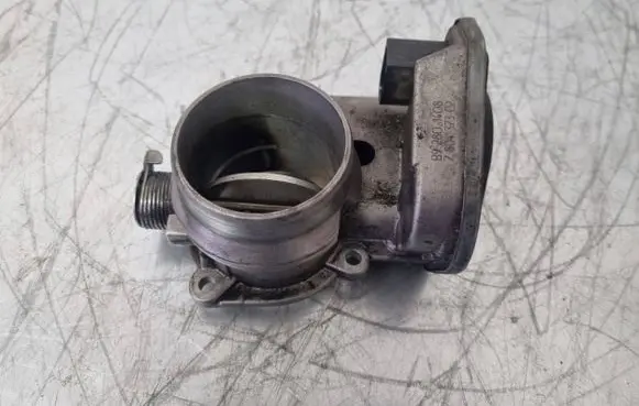 BMW 5 E60 E61 Throttle valve 7804373