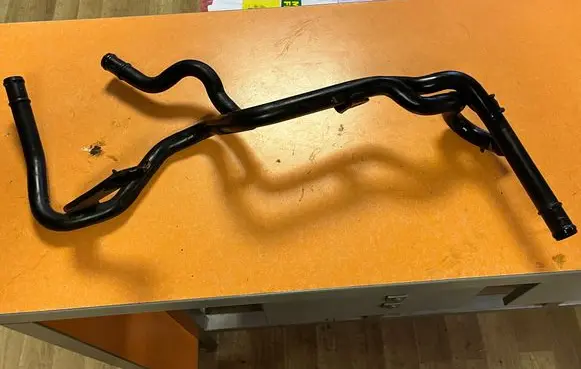 Volkswagen Touran II Engine coolant pipe/hose 03L121151L
