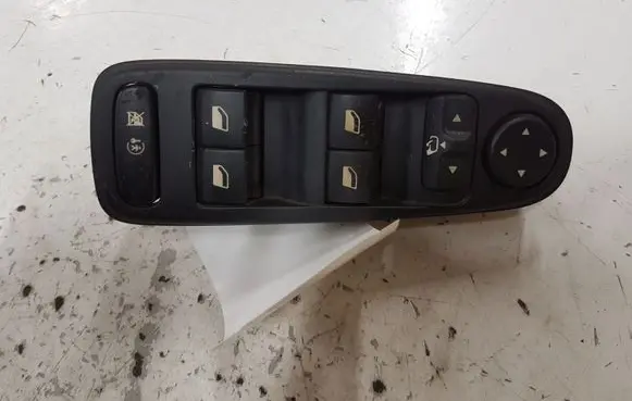 Citroen C4 I Picasso Electric window control switch 96639377ZD