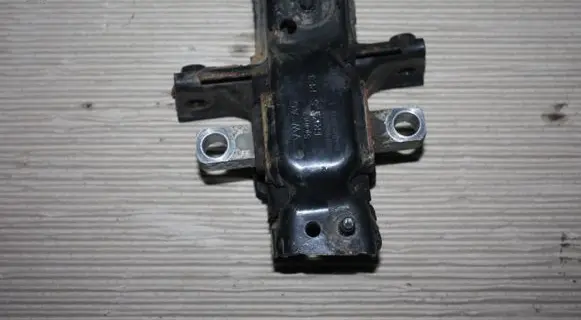 Volkswagen Polo V 6R Engine mount bracket 6R0199555