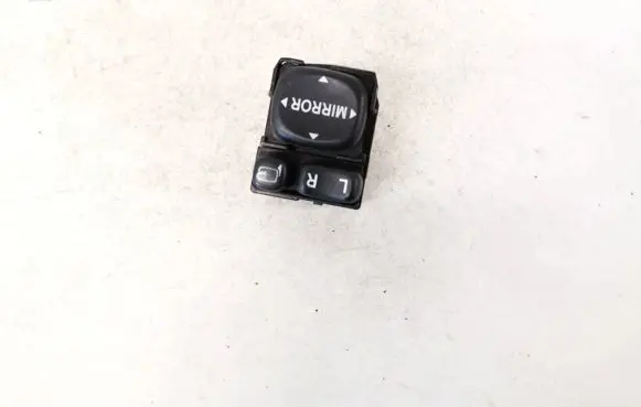Toyota Avensis T250 Wing mirror switch 183575